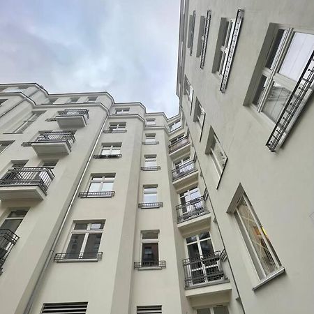 Cute Apartment Perfect For Business And Travel. ワルシャワ エクステリア 写真