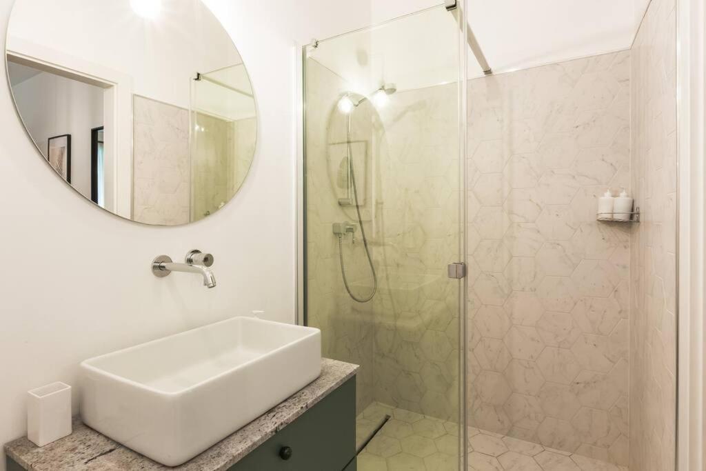 Cute Apartment Perfect For Business And Travel. ワルシャワ エクステリア 写真