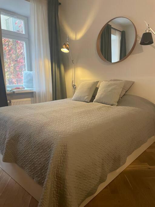 Cute Apartment Perfect For Business And Travel. ワルシャワ エクステリア 写真